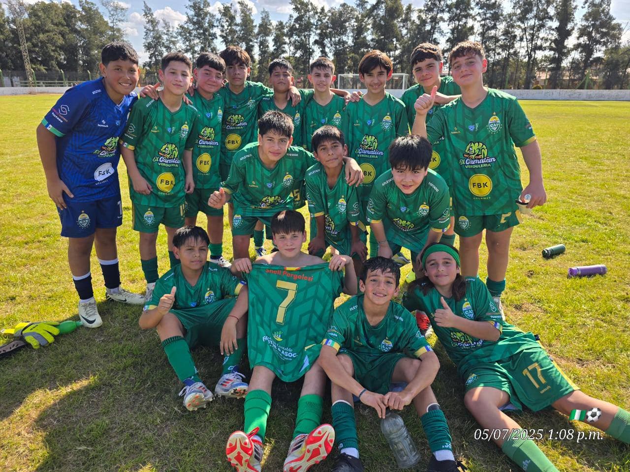 Partido de básquet en el club
